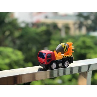 Xe trộn bê tông mini có bánh đà