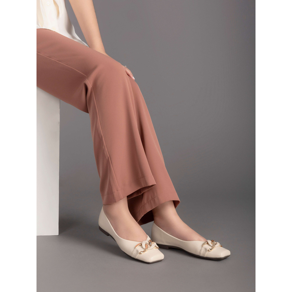 [Mã WABRHP306 giảm 15% đơn 299k] Giày Bệt Nữ Khoá Xích Mũi Vuông HAPAS - GBB146 | BigBuy360 - bigbuy360.vn