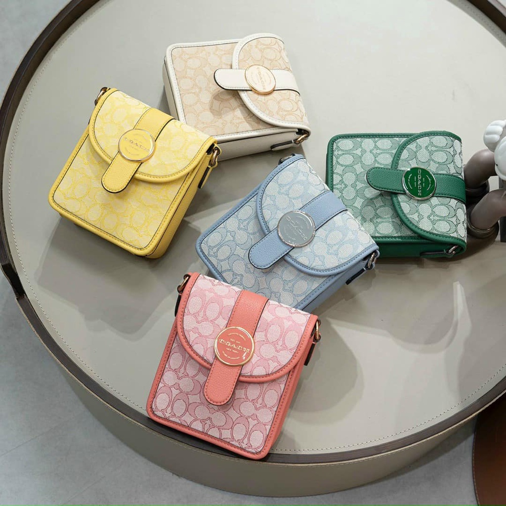 Túi xách Coach trẻ trung tiện lợi