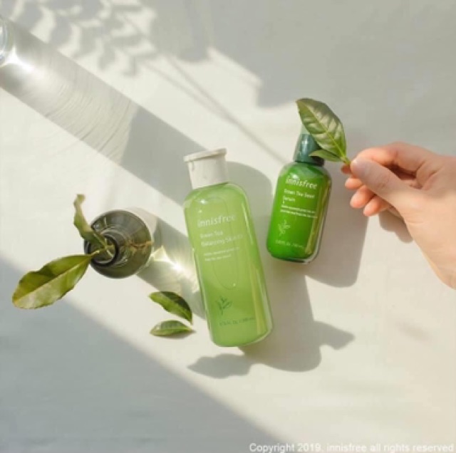 Nước hoa hồng Innisfree Green Tea Balancing Skin 200ml