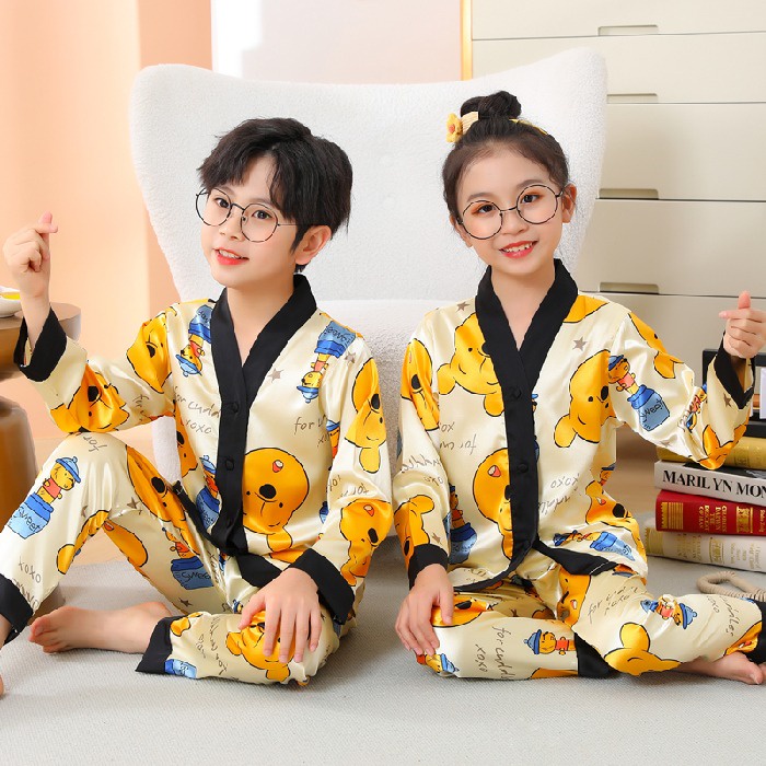 Bộ Đồ Ngủ Tay Dài Chất Lụa In Họa Tiết Dễ Thương Cho Bé