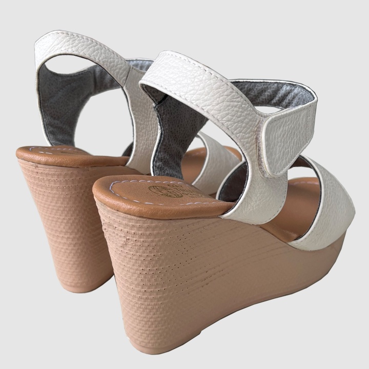 Xăng đan nữ đế xuồng cao 9cm da bò màu đen Trường Hải XDN145 FORM NHỎ