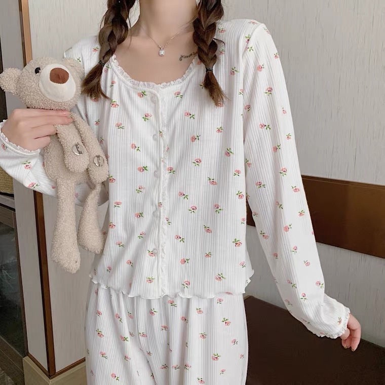 Bộ đồ ngủ tay dài in họa tiết hoa nhỏ xinh xắn thời trang xuân thu cho nữ