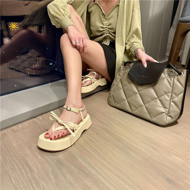 Giày Sandal Đế Dày Có Khóa Gài Phong Cách Thời Trang Mùa Xuân 2022