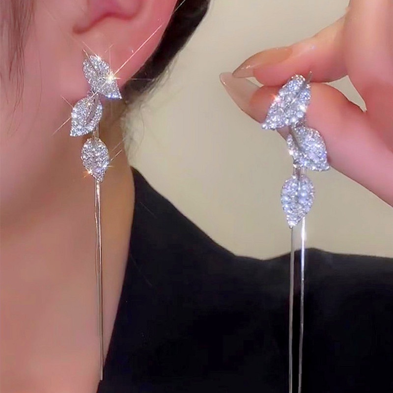 Bông tai Etrendy dáng dài hình chiếc lá nhỏ cho nữ phong cách Hàn Quốc đa năng