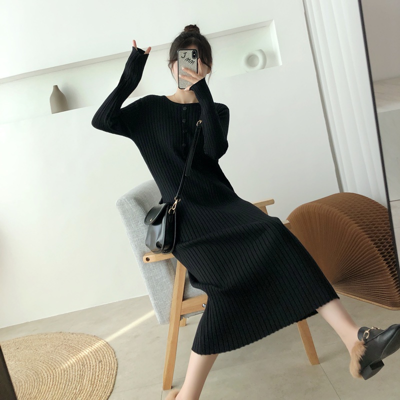 Đầm len cổ tròn cúc trước dáng xuông dài tay nữ - Váy đen basic mùa thu đông đơn giản cá tính