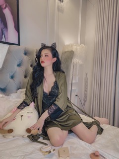 SET ĐỒ NGỦ ÁO CHOÀNG LỤA