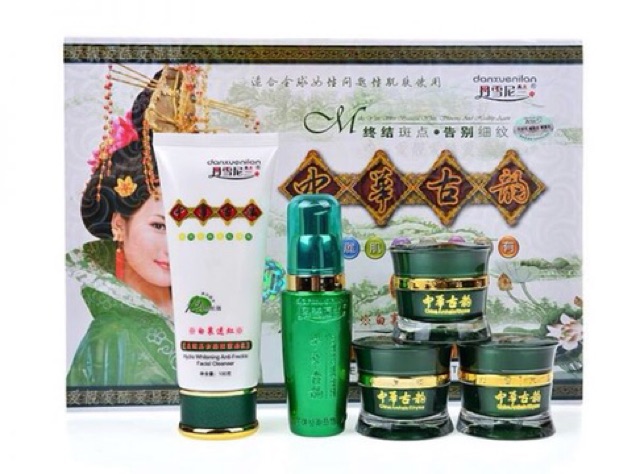 Serum tinh chất hoa hồng se khít chân lông đều màu da