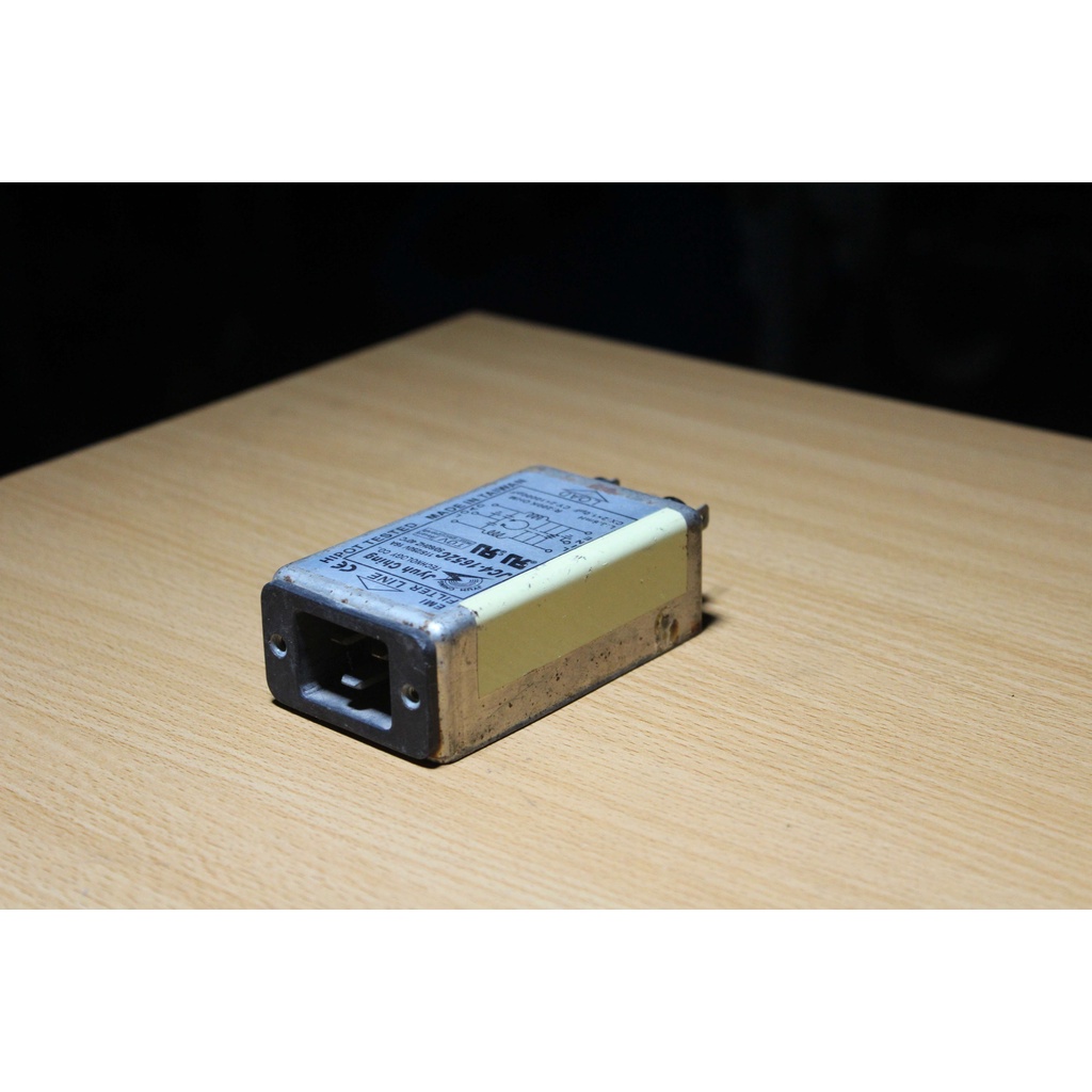 Lọc điện tích hợp ổ cắm C19 đuôi nguồn máy chủ lớn