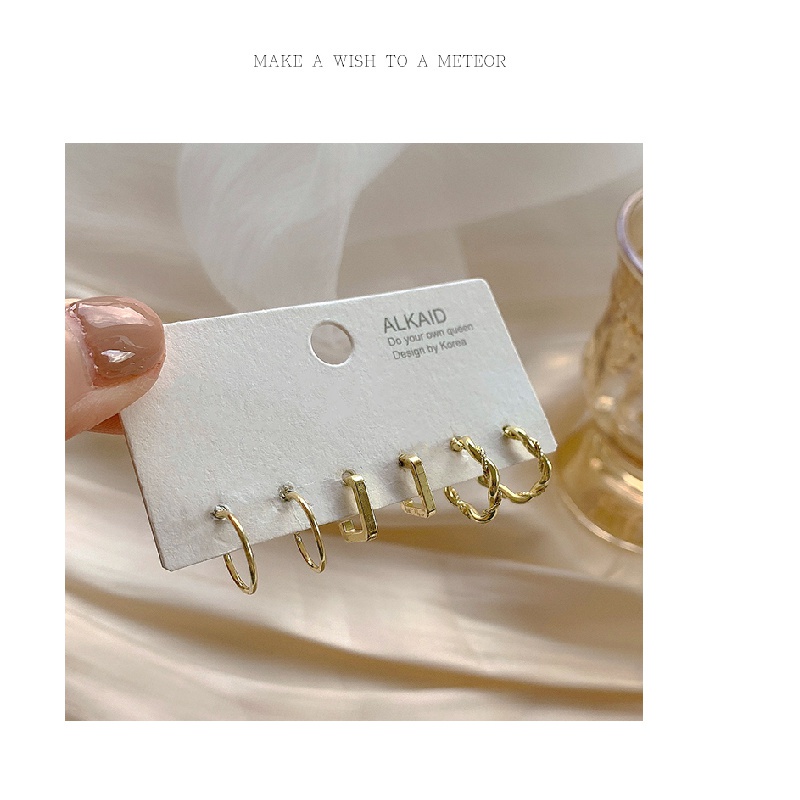 Bông tai nhỏ nhắn kiểu dáng đơn giản trang nhã