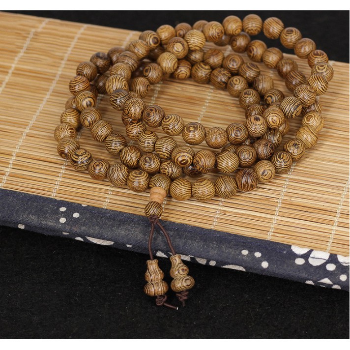 Vòng tay trầm hương  chuỗi 108 hạt vân đẹp dùng deo tay , cầu nguyện  645