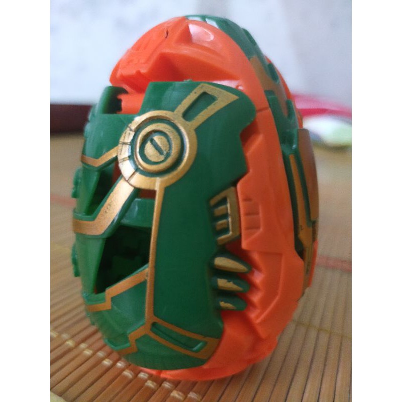 Trứng khủng long biến hình siêu nhân cỡ lớn