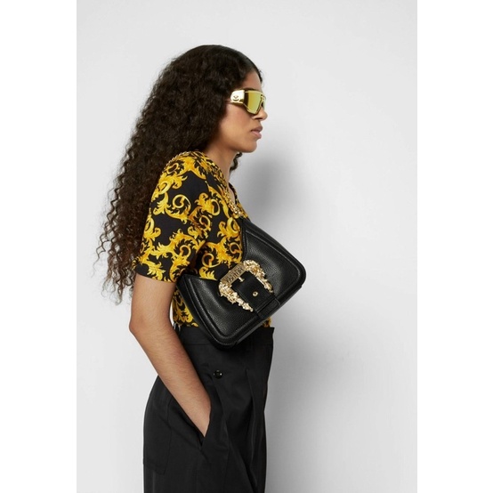 Túi kẹp nách Versace trăng khuyết