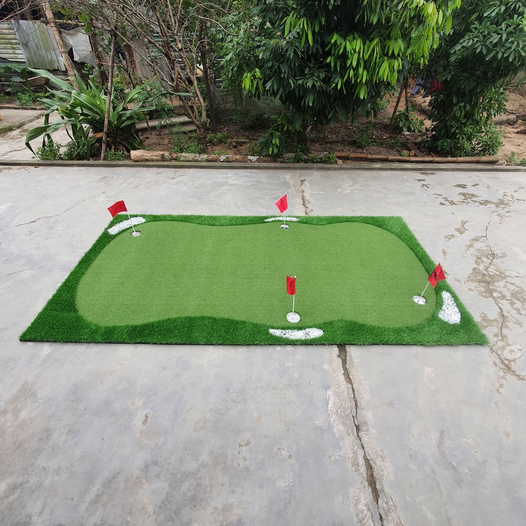 Thảm tập Putting Golf 1.5M x 3M (hoặc 3.5M): Kèm 4 hố cờ inox, cao cấp, bền bỉ, đàn hồi tốt.