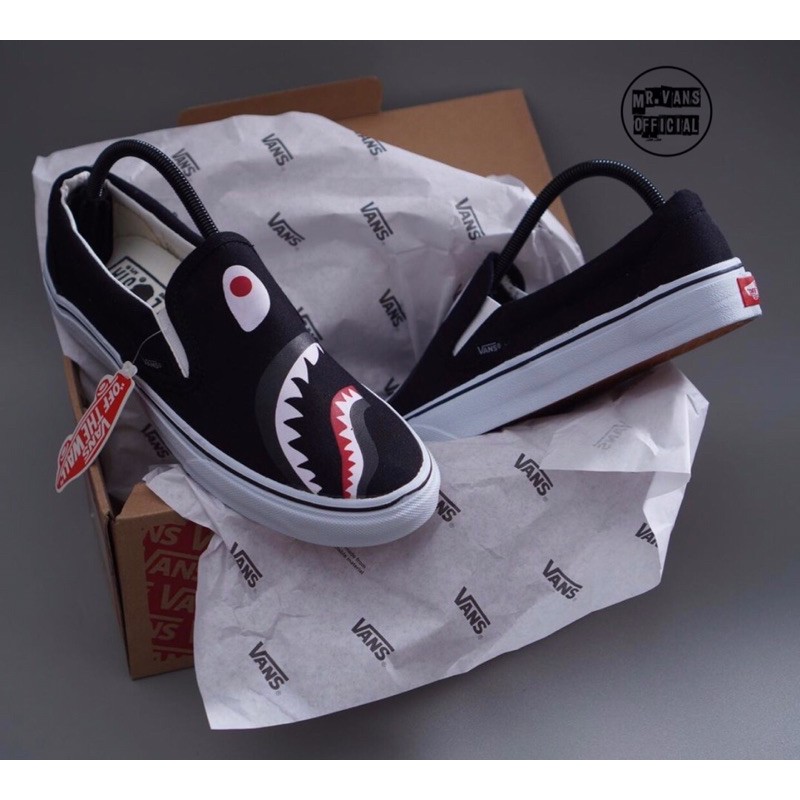 BAPE Giày Thể Thao Vans Màu Trắng Đen Hình Cá Mập Cá Tính