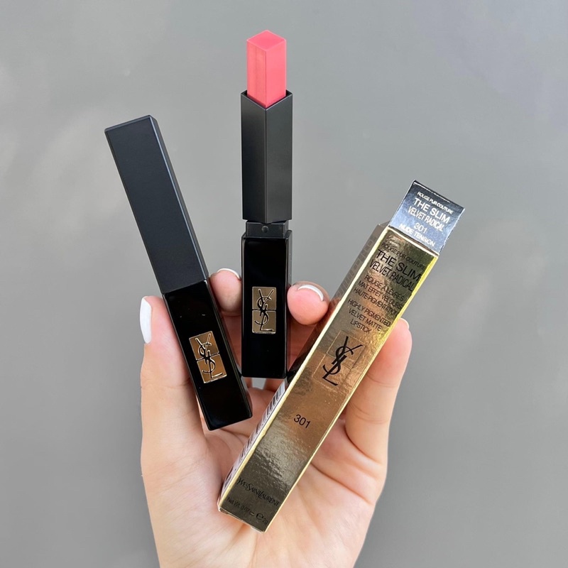 Son YSL SLIM VELVET RADICAL vỏ đen màu 301, 302
