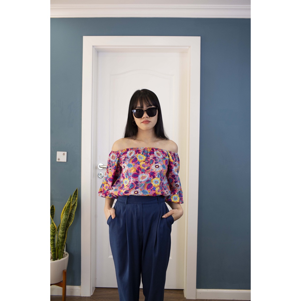 Áo kiểu nữ bánh bèo trễ vai hoa nhí đỏ babydoll, Áo kiểu trễ vai bèo ngực họa tiết hoa daisy cực xinh | BigBuy360 - bigbuy360.vn