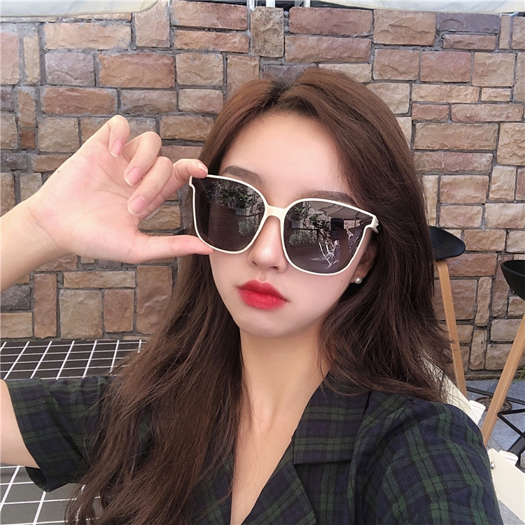 Kính mát gọng vuông cho nữ thiết kế tinh tế chất lượng cao