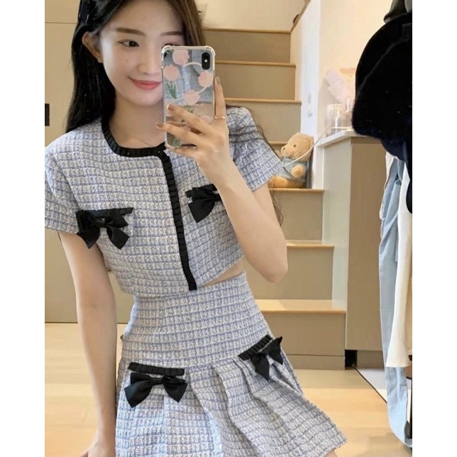 SET ÁO DẠ CARO NHÍ ĐÍNH NƠ ĐEN VIỀN REN ĐEN + CHÂN VÁY XẾP LY ĐÍNH NƠ ĐEN