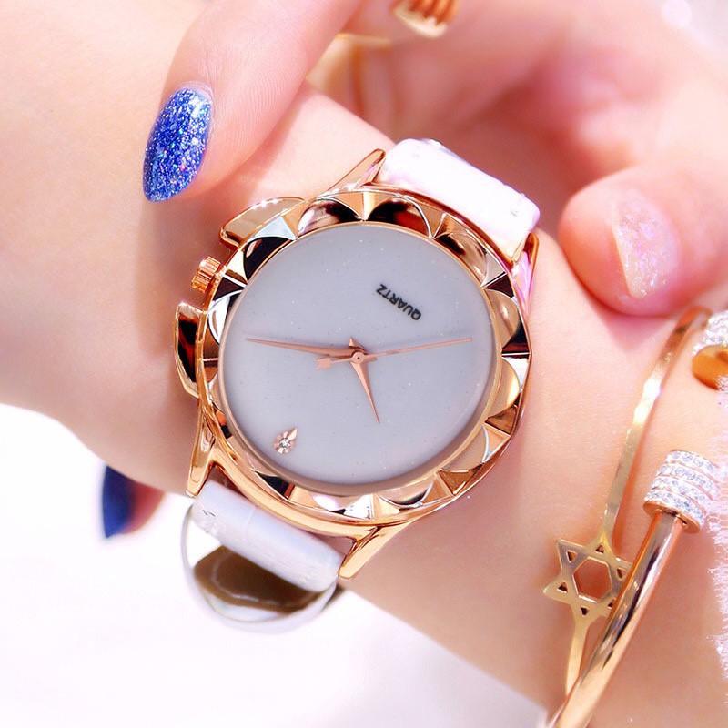 [Mã FAMARAL2 giảm 10K đơn 50K]ĐỒNG HỒ NỮ DÂY DA HAZO 18 MẶT ĐÁ BÔNG HOA KIM CƯƠNG MẶT KIM TUYẾN | BigBuy360 - bigbuy360.vn