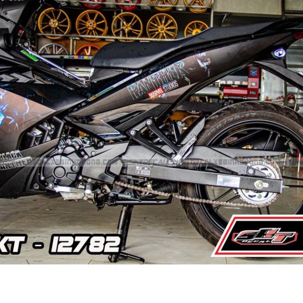 Gía sốc tem trùm exciter 150 đen nhám panther