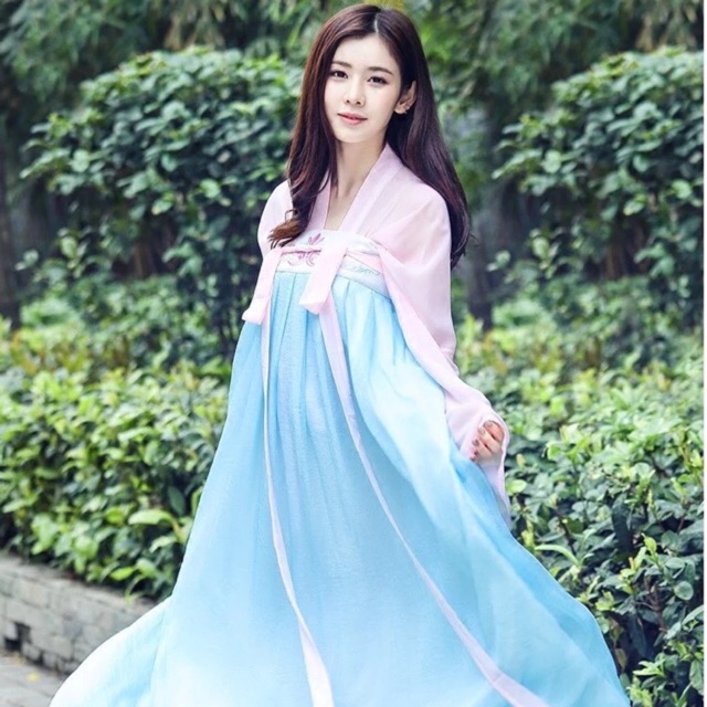 Váy cổ trang dài thời Đường