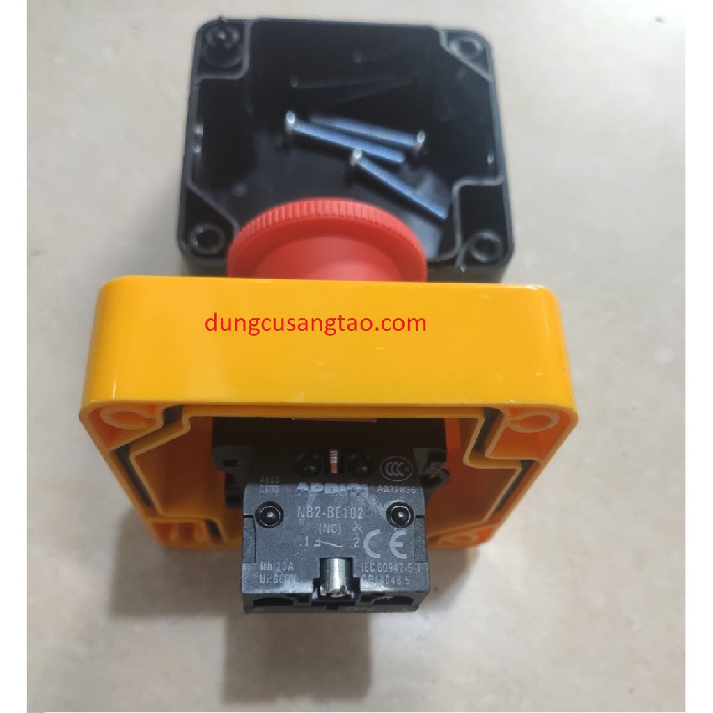 Nút nhất khẩn cấp có hộp (stop button with box)