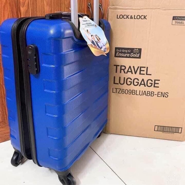 VALI LOCK LOCK 20in (quà sữa ensure )