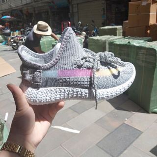 Combo 4 đôi yz xả 650k
