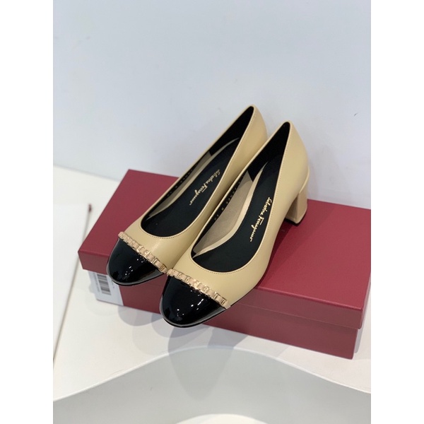Giày cao gót mũi tròn da thật thương hiệu Salvatore Ferragamo cao cấp màu trơn