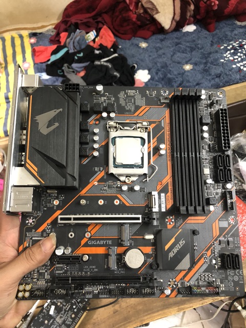 Main Gigabyte Aorus B360