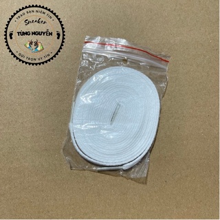 Phụ kiện dây giày đi kèm