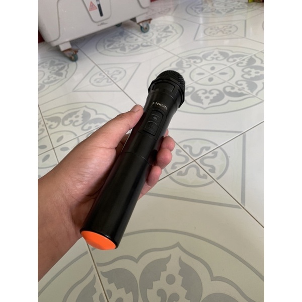 Micro Không dây Loa Kéo Karaoke Enkor L1218K - L0810K bh12T