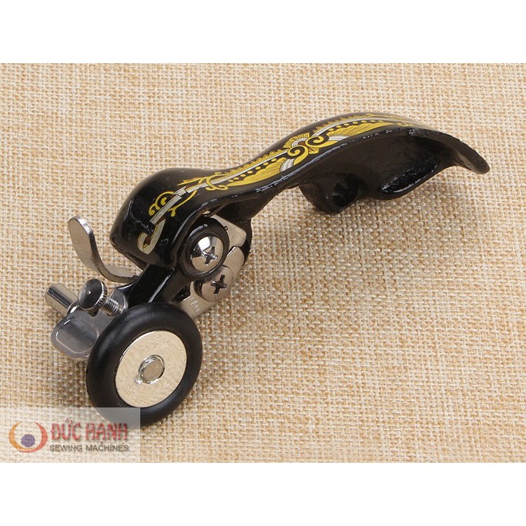 LỖ TAI MÁY CON BƯỚM GIA ĐÌNH