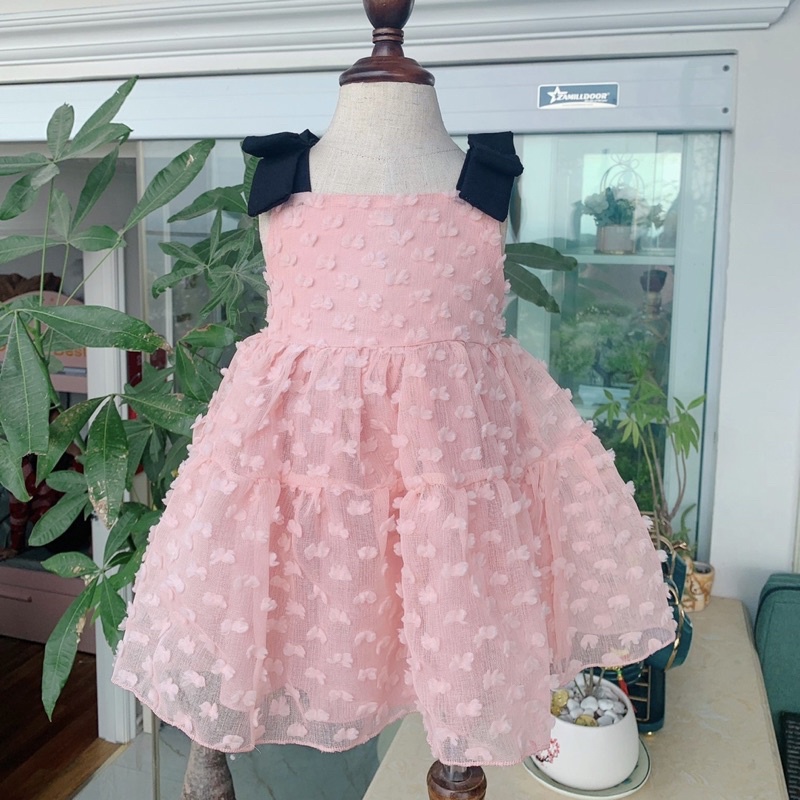 Váy hai dây hồng tơ ngọt ngào đáng yêu cho bé
