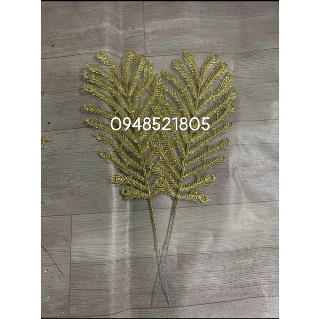 Cành lá trang trí oản tết