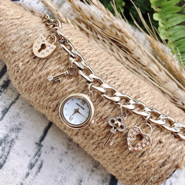 Đồng hồ nữ Armitron đẹp và độc, hình tự chụp thật