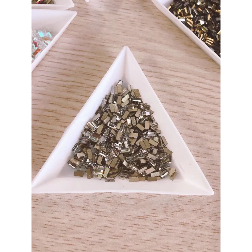 Đá size nhí chân bằng hình chữ nhật nhỏ siêu sáng khoảng 50v/ hũ, SIZE NHÍi