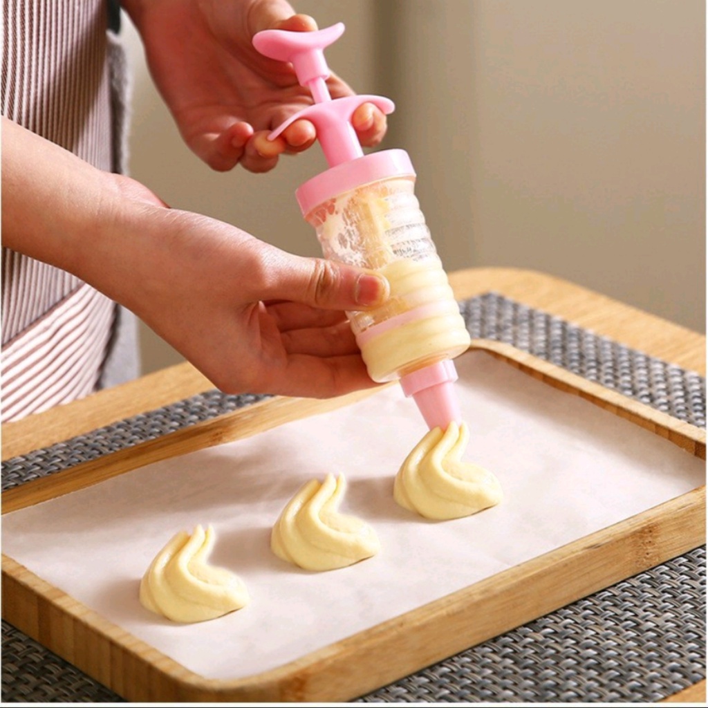 Bộ ống 8 đui bắt kem làm bánh quy, bánh kem (1 ống bơm và 8 đui nhựa)