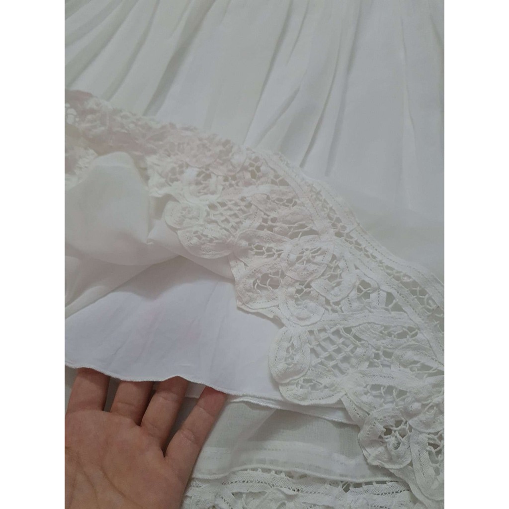 Pass chân váy trắng