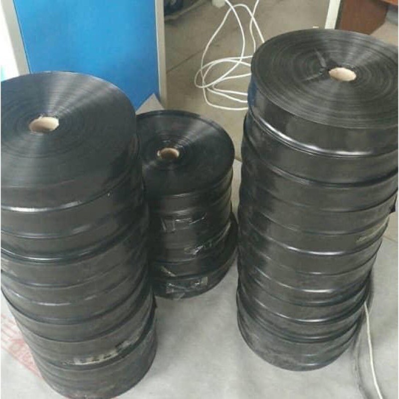 Ống dây tưới cây không lỗ PE phi 34mm cuộn 100m