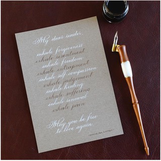 Quản chéo gỗ luyện viết calligraphy mẫu nâu khoang trắng