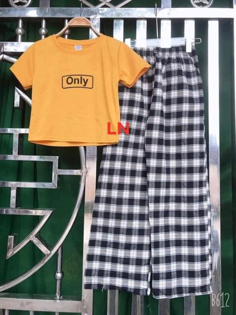 Set áo crt ngắn tay only + quần kẻ ống suông rộng
