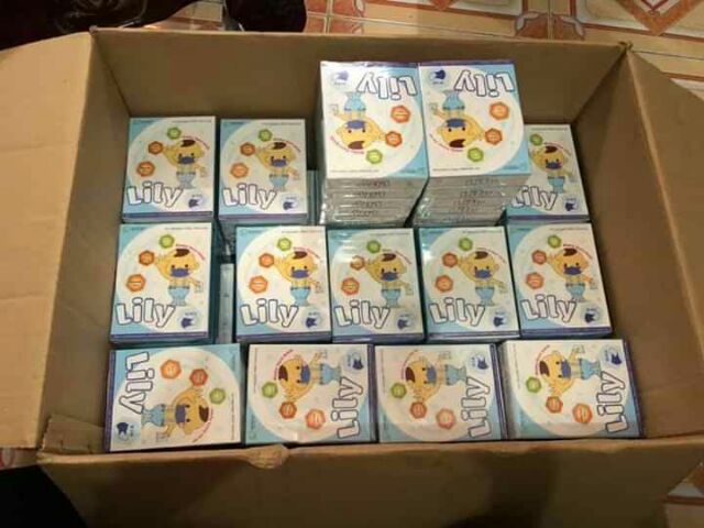 Khẩu trang Lily cho bé 10 cái/hộp | BigBuy360 - bigbuy360.vn