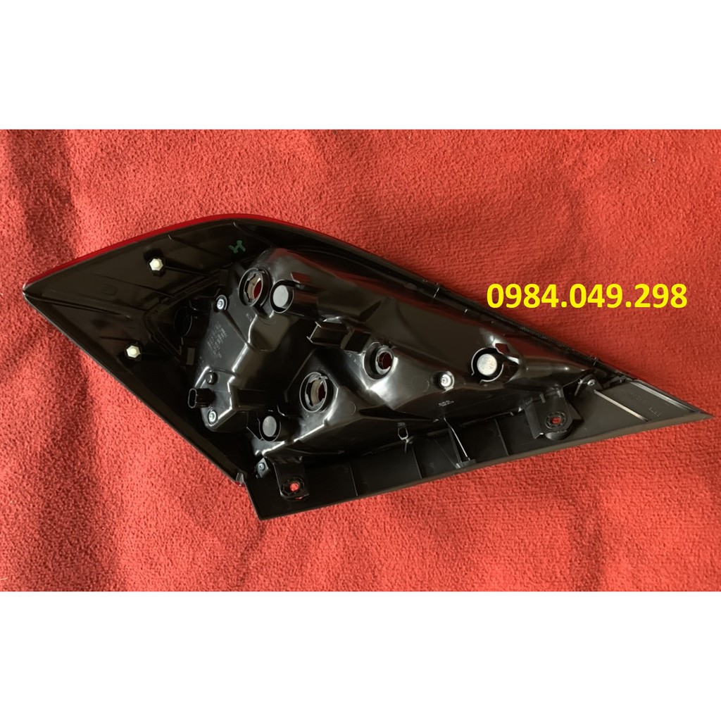 Đèn hậu miếng ngoài Honda Civic 2016 - 2020