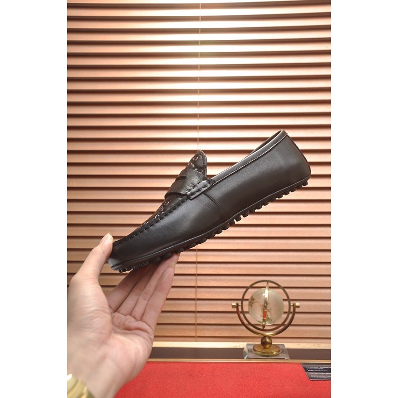 Giày lười da nam logo dập nổi họa tiết đế đinh mũi bo tròn gucci GC gG