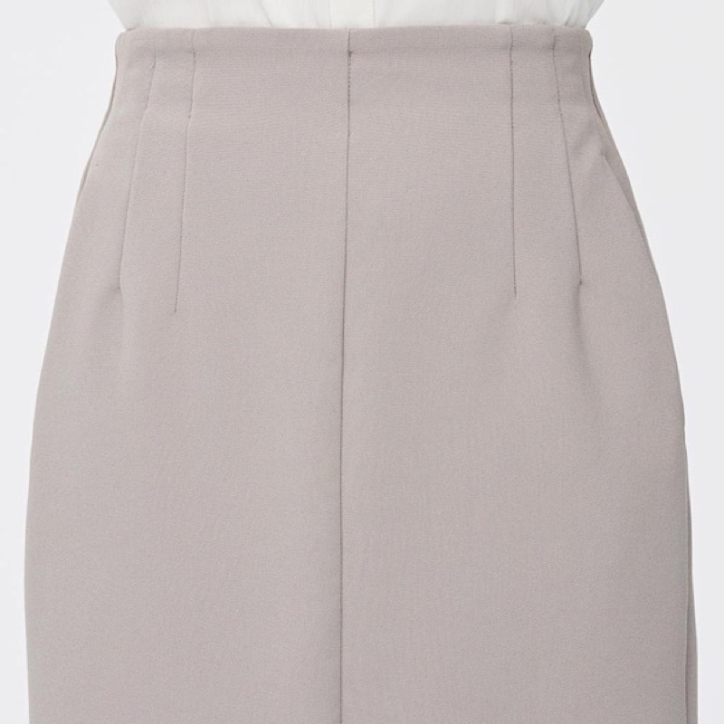 Chân váy bút chì xẻ trước duyên dáng, thanh lịch của GU - Nhật