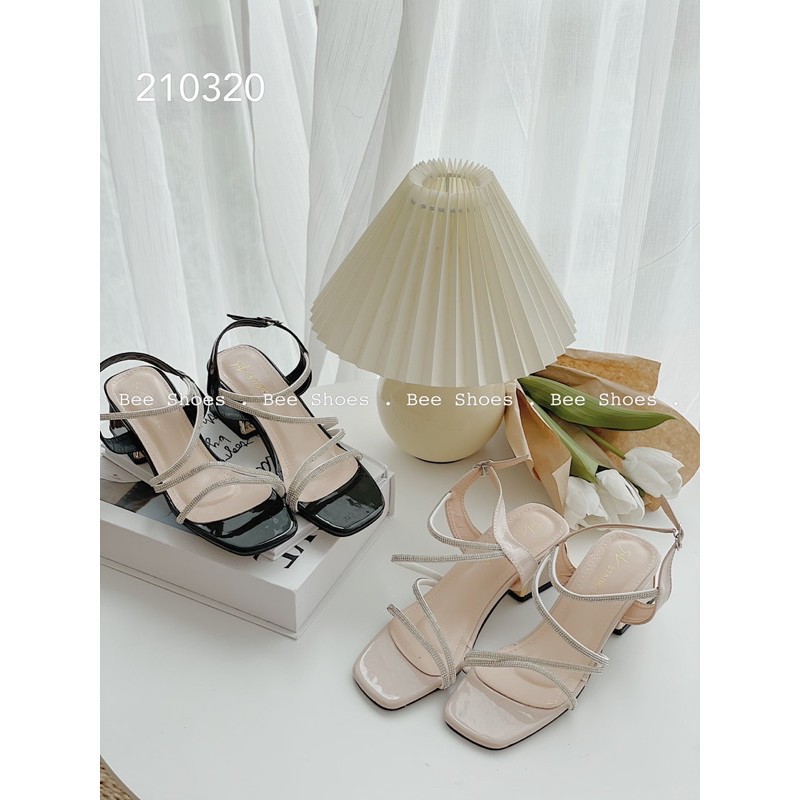 BEESHOES - SANDAL MŨI VUÔNG QUAI NGANG HOẠ TIẾT ĐÁ - SANDAL NỮ MŨI VUÔNG GÓT VUÔNG CAO 5 PHÂN SẴN MÀU ĐEN - KEM 210320