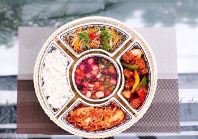 Khay đựng mứt, bánh kẹo. Khay để đồ ăn mặn