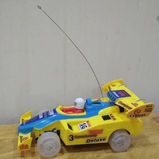 Xe đua tốc độ điều khiển từ xa